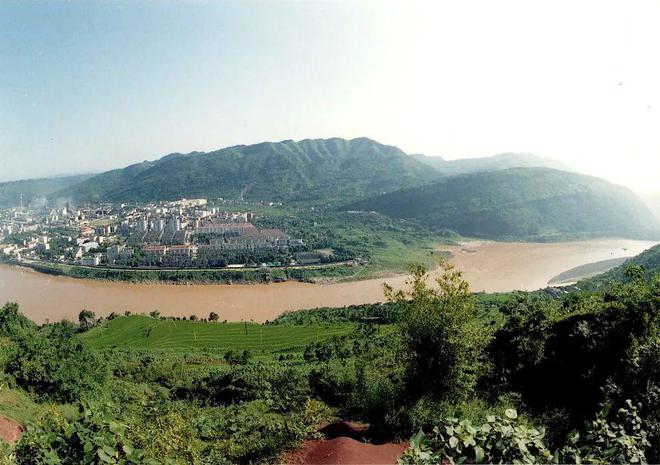 向家坝:流过金沙江的“黄金时代”(图2) 向家坝:流过金沙江的“黄金时代”(图2)