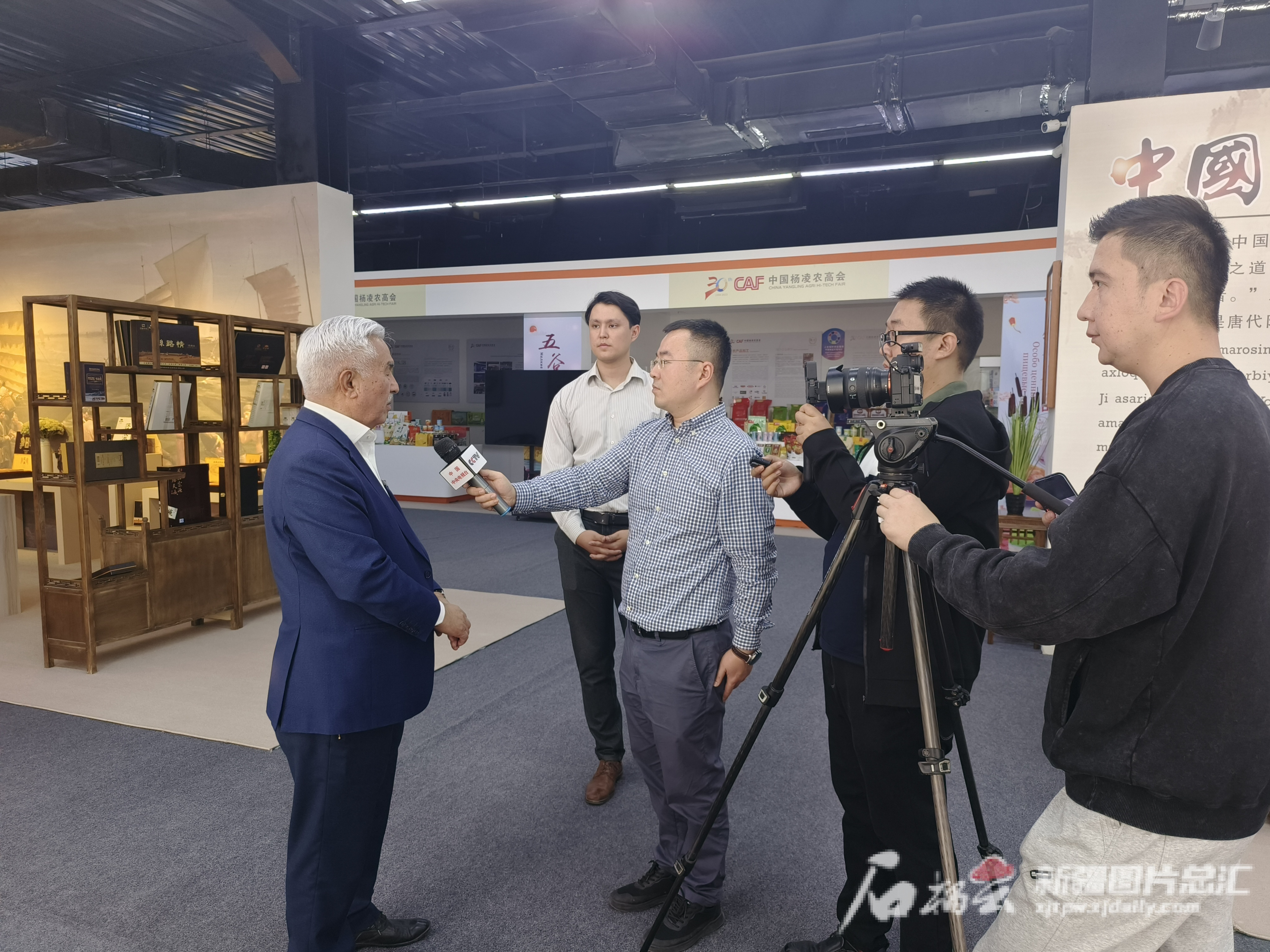 奔腾之路·洞见丨珍视友谊 续写中乌“新丝路”故事(图3) 奔腾之路·洞见丨珍视友谊 续写中乌“新丝路”故事(图3)
