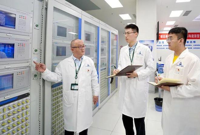 国家电网员工薛峰获评2023年度“央企楷模”