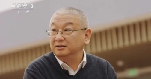 央视专访隆基李振国:光伏行业的2024会比2023更好吗?(图6) 央视专访隆基李振国:光伏行业的2024会比2023更好吗?(图6)