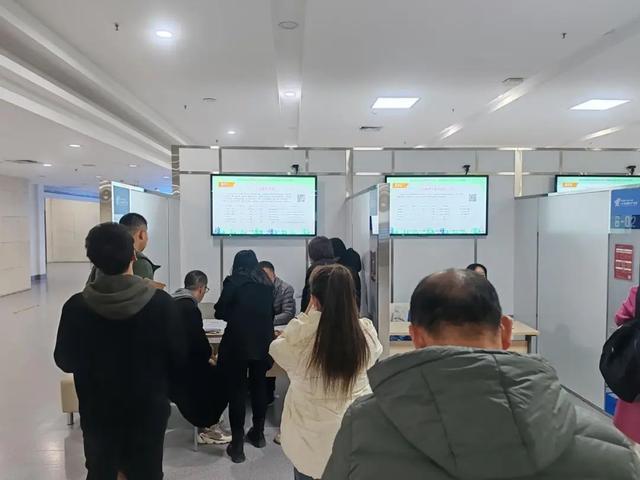 “春风送岗促就业 精准服务助发展”2024年太原市春风行动专场招聘会成功举办(图2)