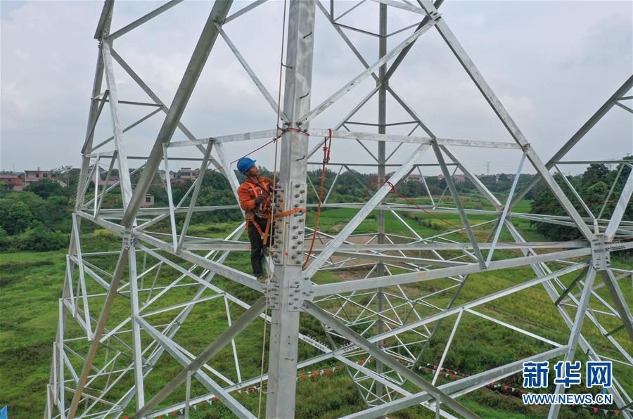 雅中至江西特高压输电工程建设有序推进(图2) 雅中至江西特高压输电工程建设有序推进(图2)
