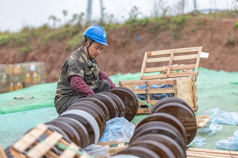 川渝1000千伏特高压交流工程重庆段全线贯通