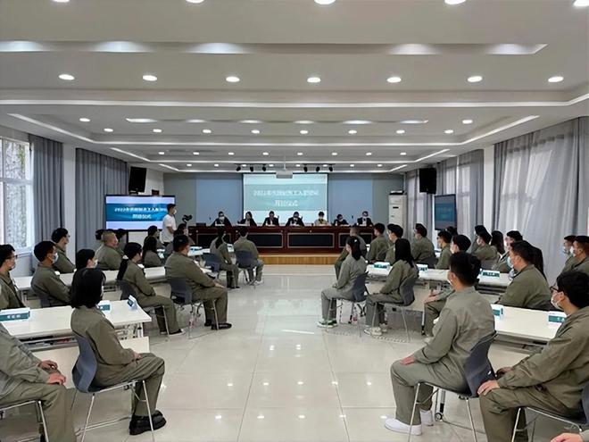 总负债突破3万亿！十四亿人养不起中国电力？真赖员工福利太高？(图4)