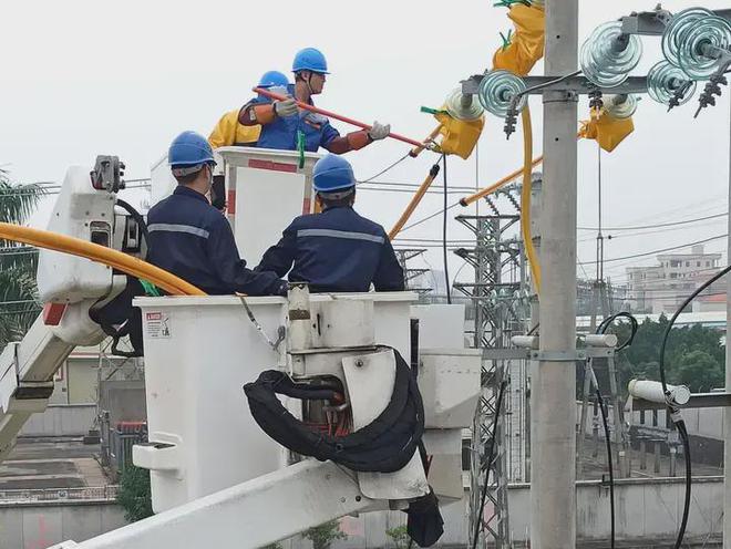 总负债突破3万亿！十四亿人养不起中国电力？真赖员工福利太高？(图7)
