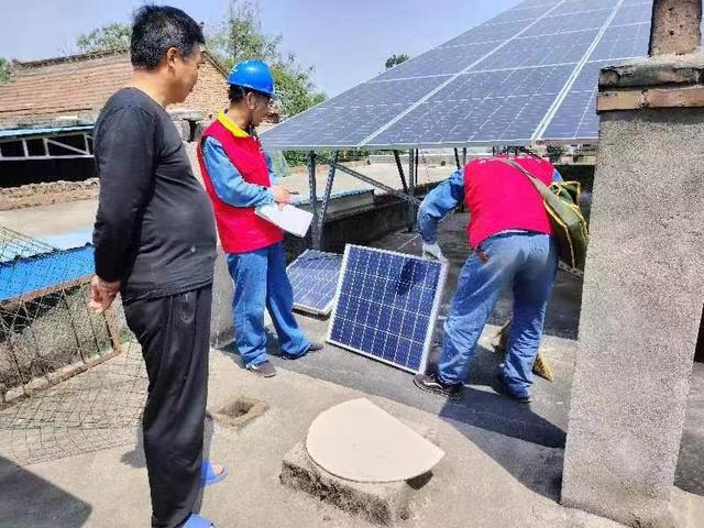 国网渭南供电公司：走访光伏客户 电亮“绿色阳光房”(图2)