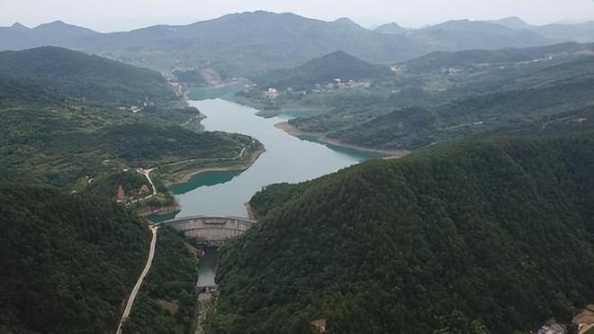 美国工程师:摸不透中国人大力兴建水力发电却不知其中的危害(图31) 美国工程师:摸不透中国人大力兴建水力发电却不知其中的危害(图31)
