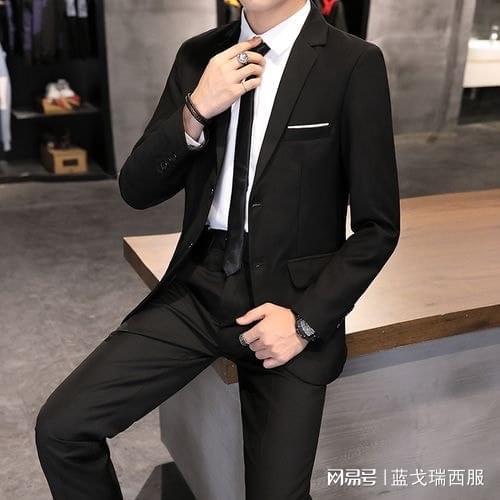 定制西服究竟是开衩还是不开叉好？