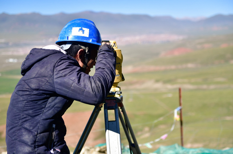 行走在云端的电网建设者